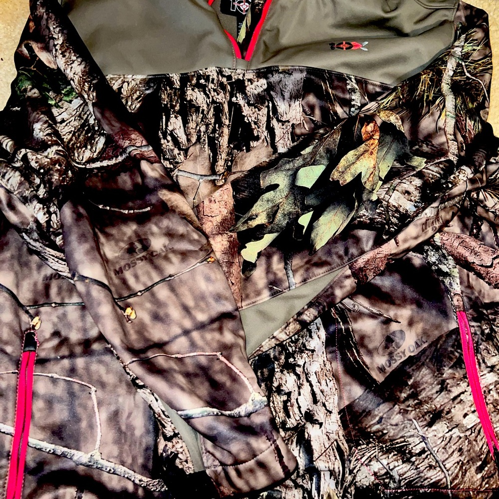 Camouflage hunting jacket